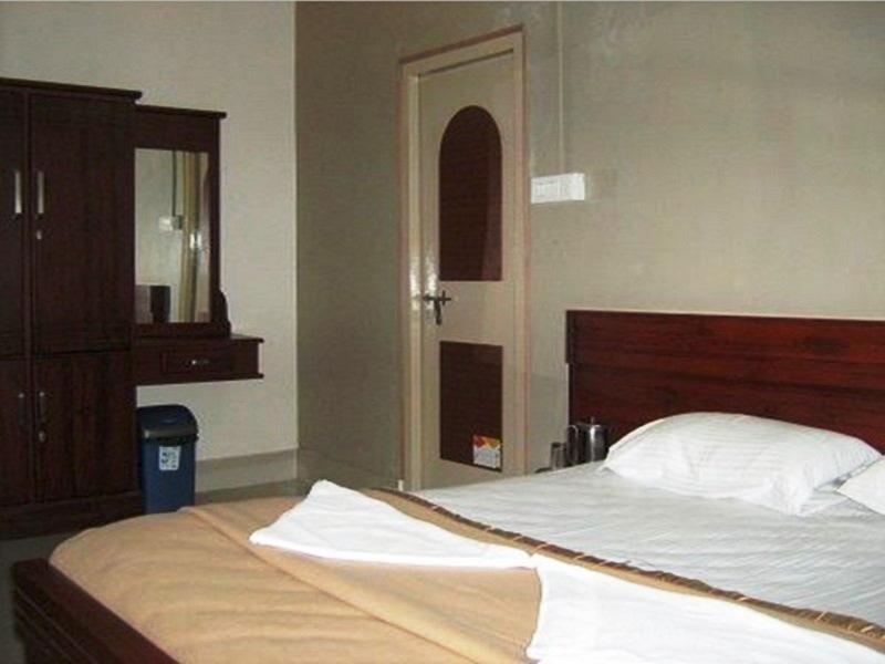 Hotel Caveri Мадикери Экстерьер фото